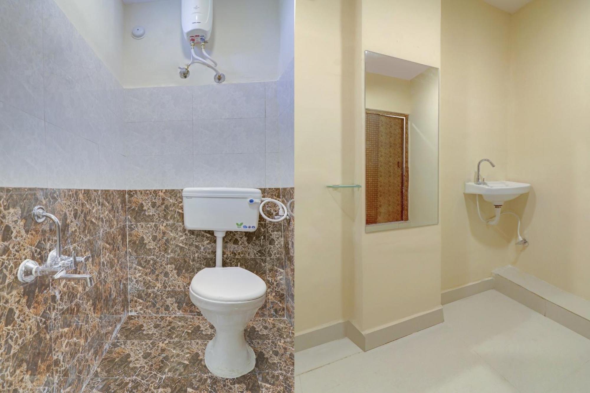 Hotel O Aayush Stay Inn Hyderabad Exterior photo
