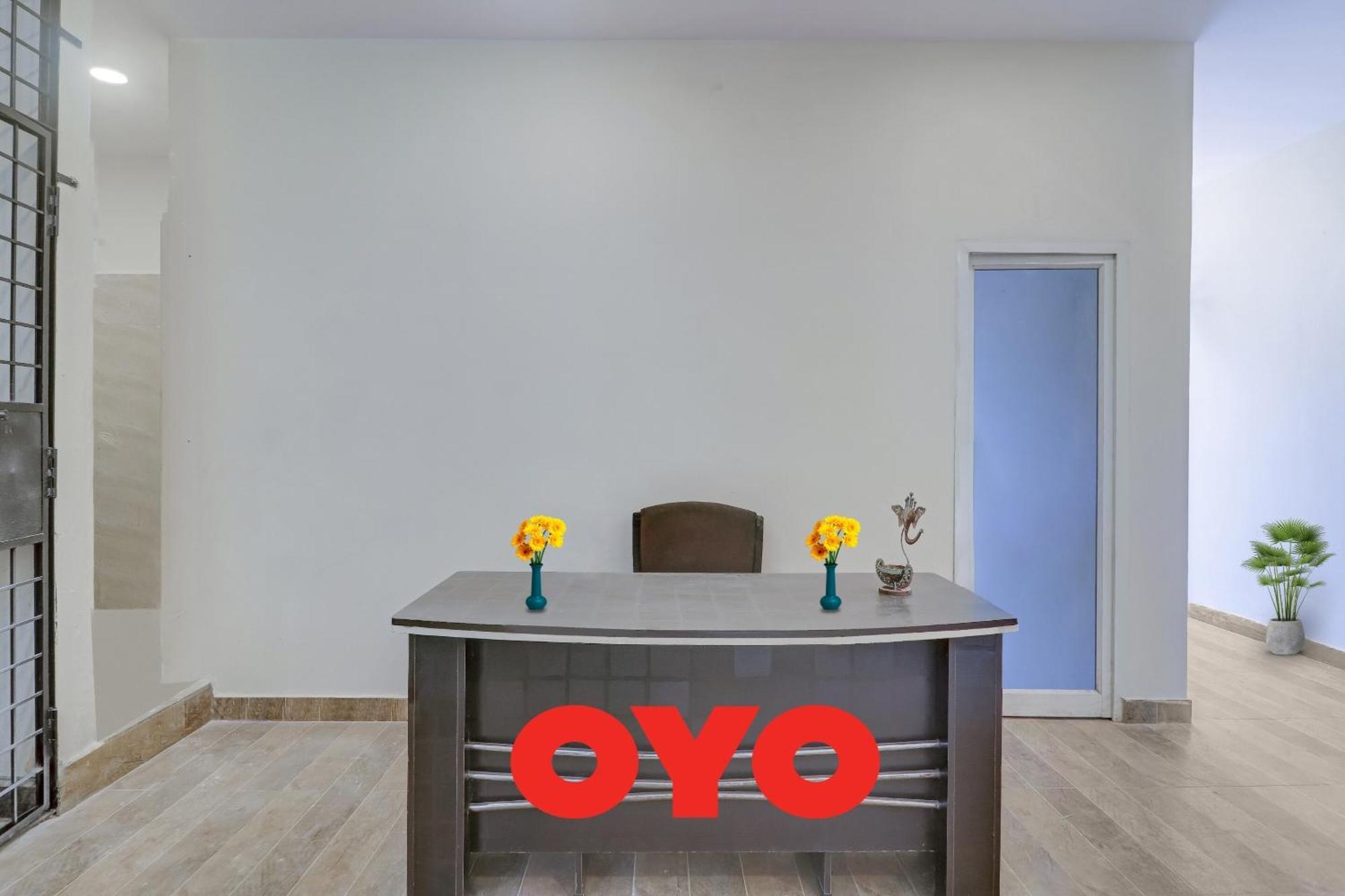 Hotel O Aayush Stay Inn Hyderabad Exterior photo