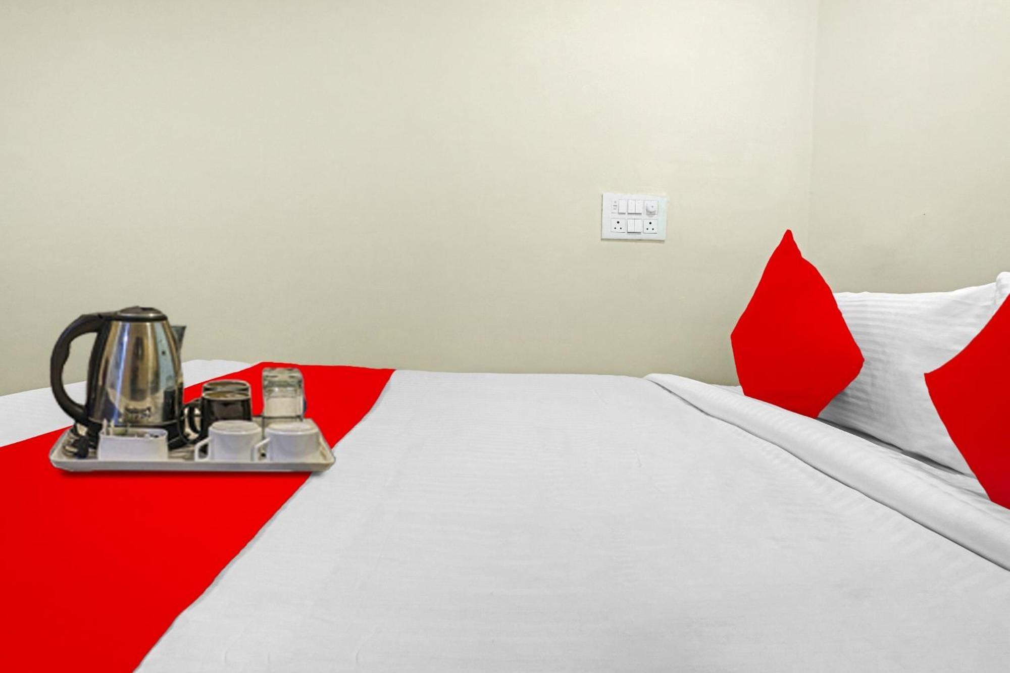 Hotel O Aayush Stay Inn Hyderabad Exterior photo