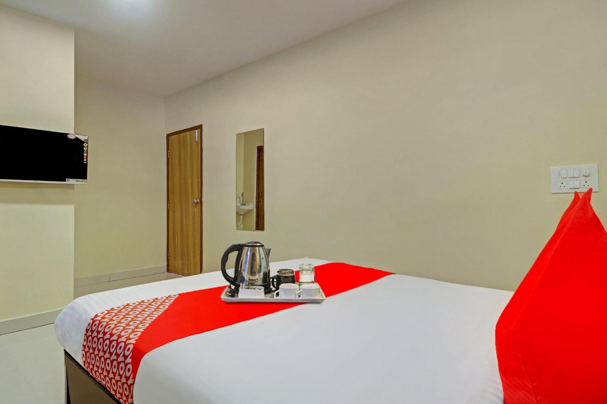 Hotel O Aayush Stay Inn Hyderabad Exterior photo