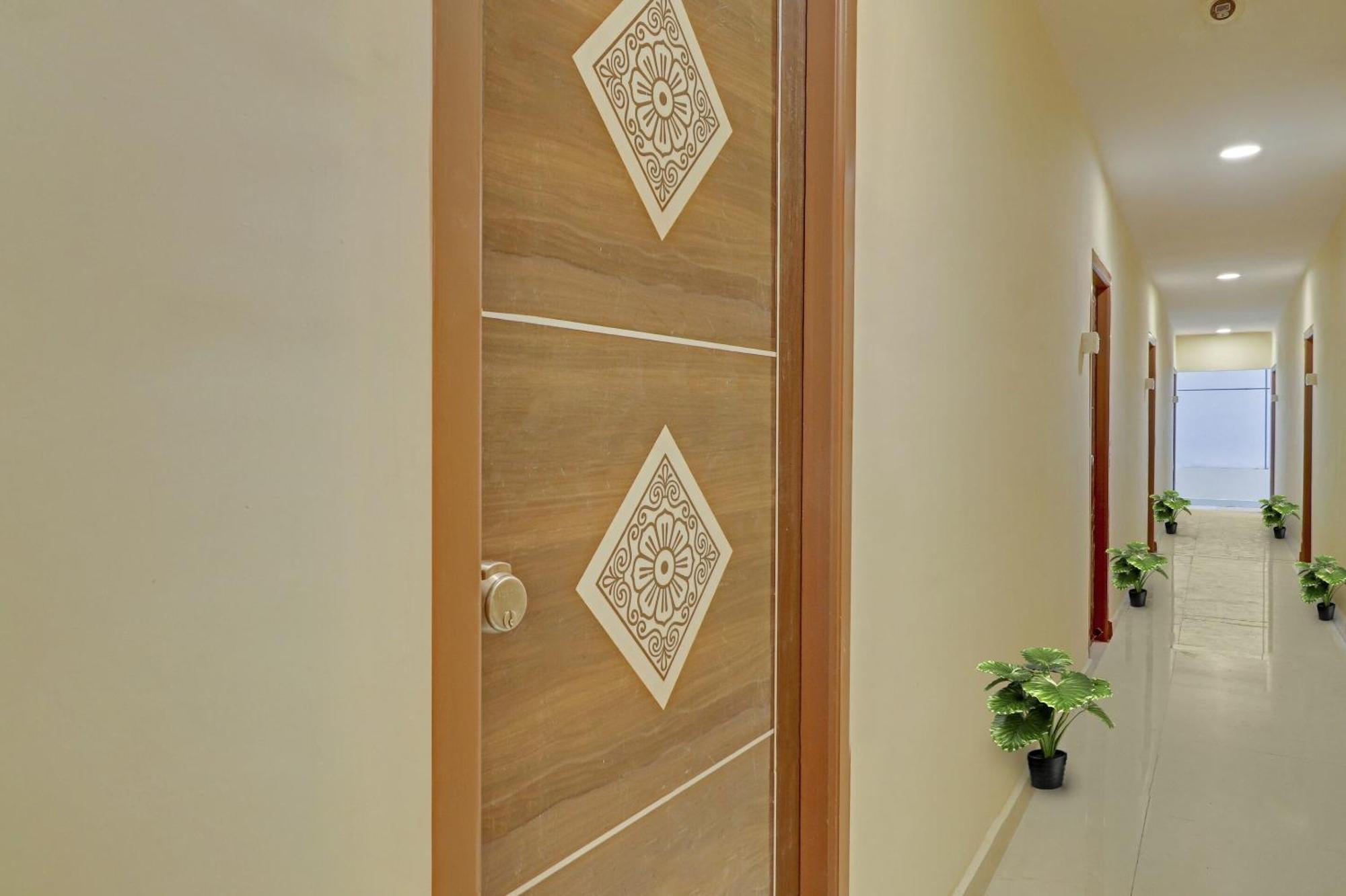 Hotel O Aayush Stay Inn Hyderabad Exterior photo