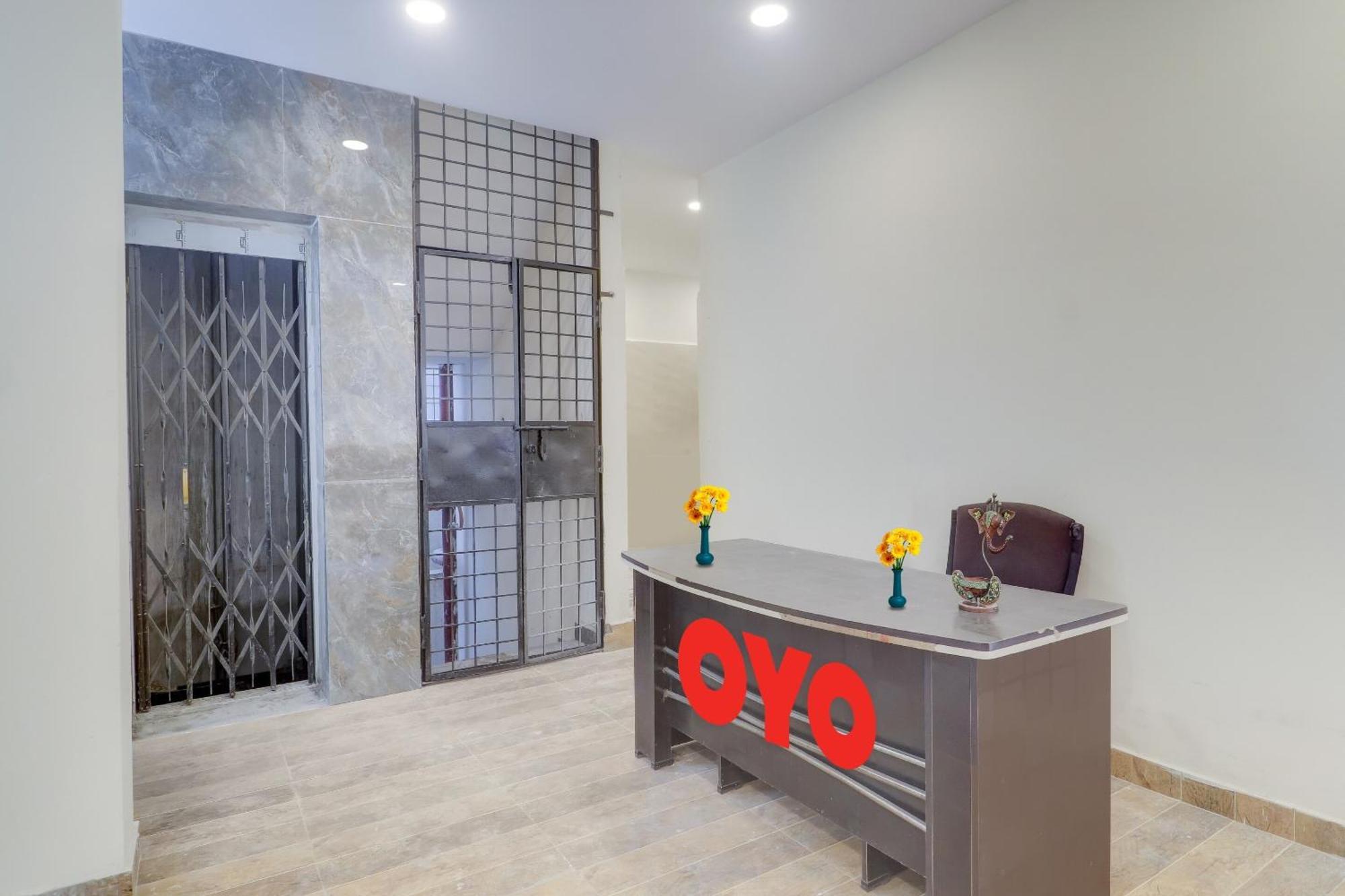 Hotel O Aayush Stay Inn Hyderabad Exterior photo
